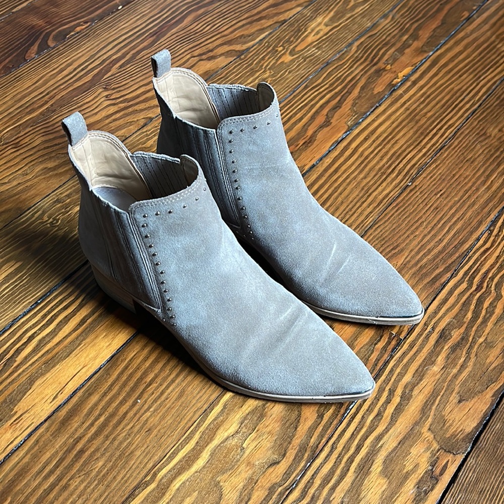 Marc fisher beige cream suede booties